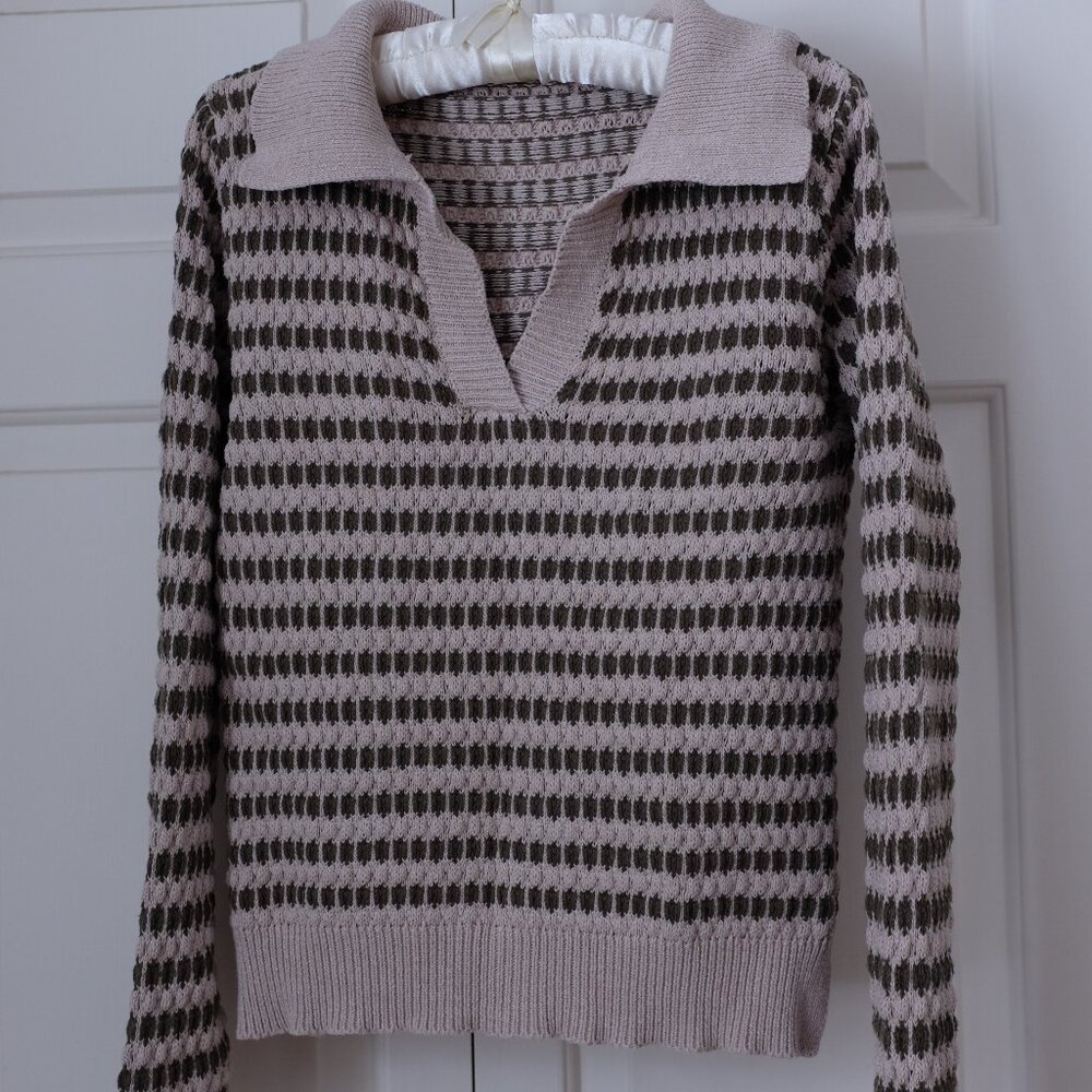 100% cotton oatmeal and green Storia sweater size Medium